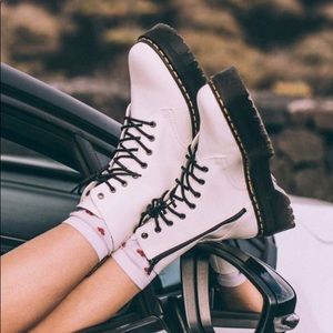 Dr. Martens Jadon Platform 8-Eye Boot - size 8